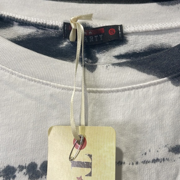 BOGO🥳T Party sweatshirt - Picture 2 of 6